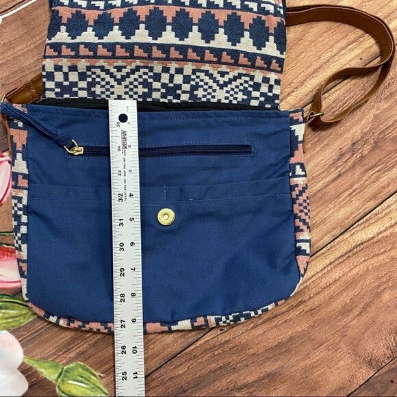 Canyon Sky Boho‎ Aztec Pink & Blue Shoulder Bag - Picture 4 of 7